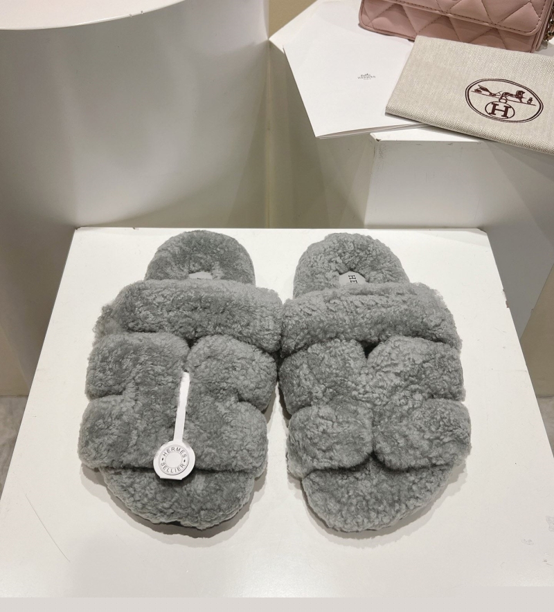 H**mes slippers